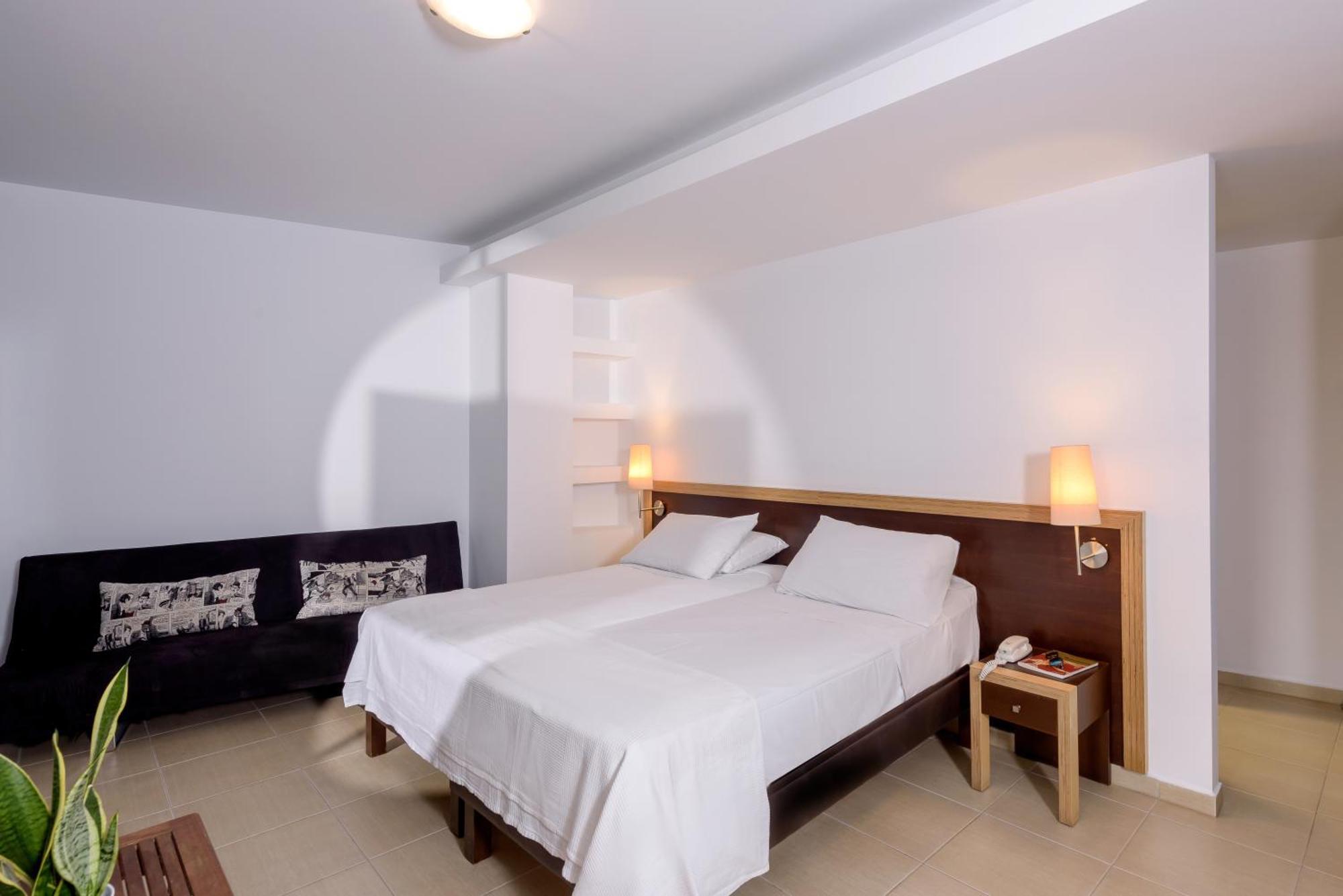 Iraklion Hotel Отель 3*