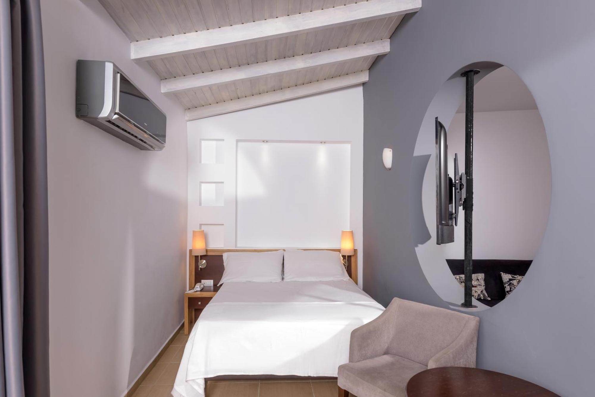 Iraklion Hotel Отель Ираклион