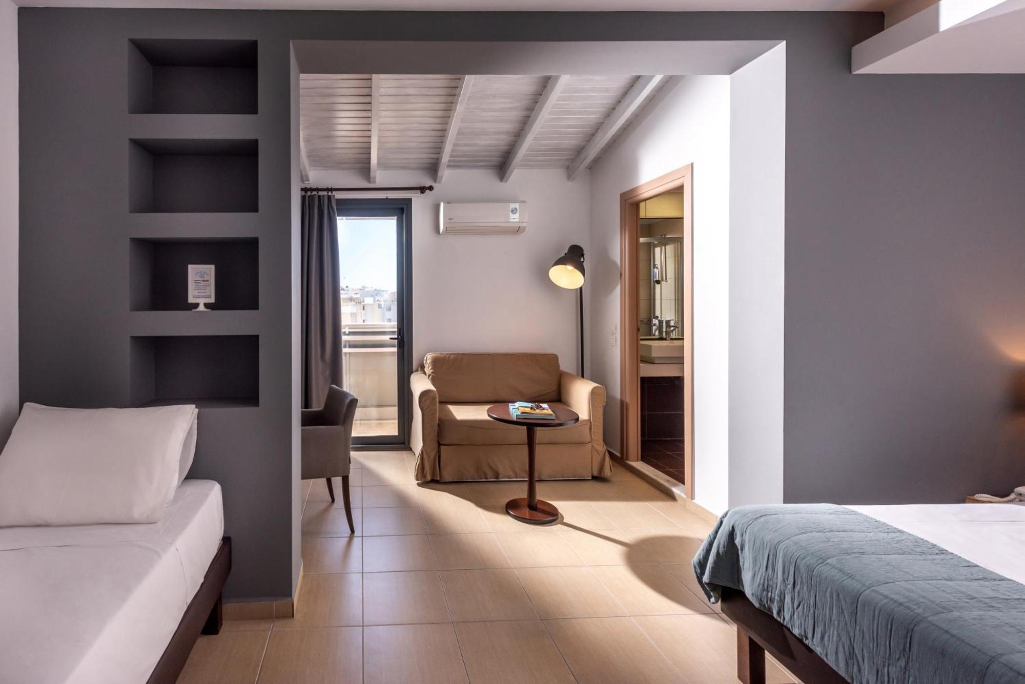 Отель Iraklion Hotel 3*