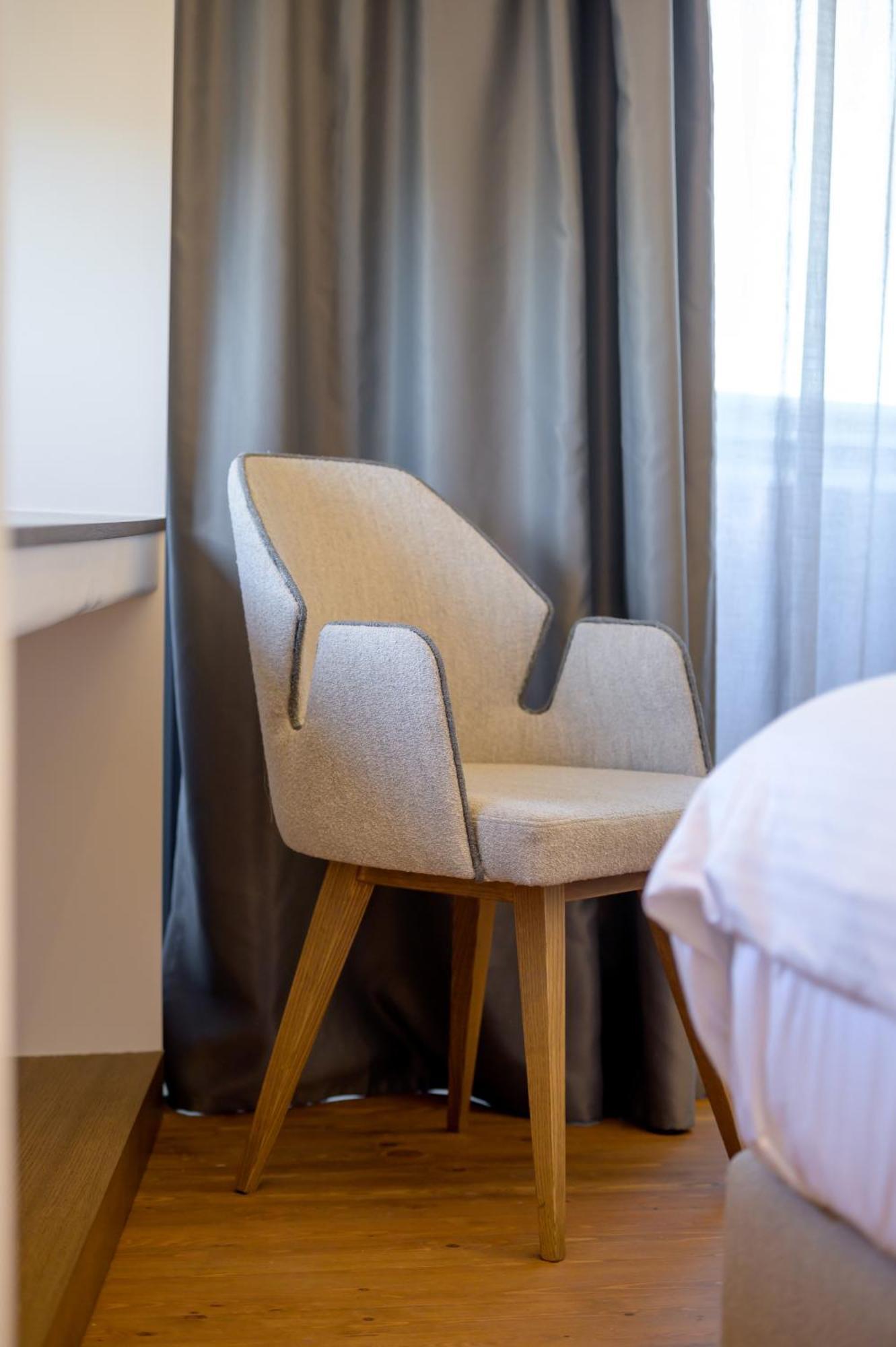 Отель Iraklion Hotel 3*